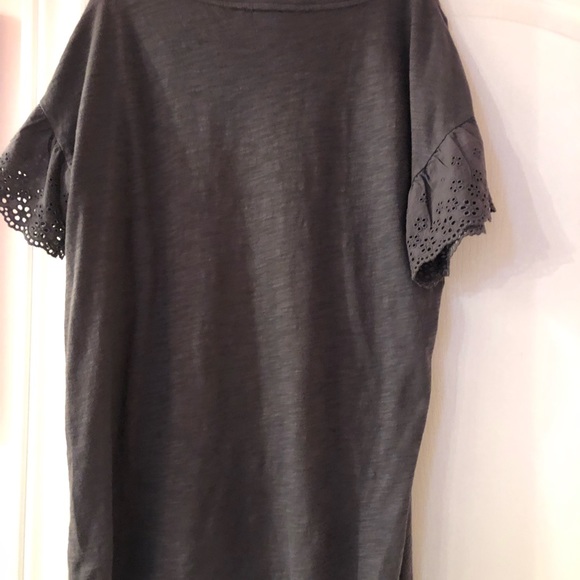 Grey Gap top with eyelet sleeves, size XS women - Picture 4 of 4